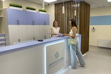 В клініці